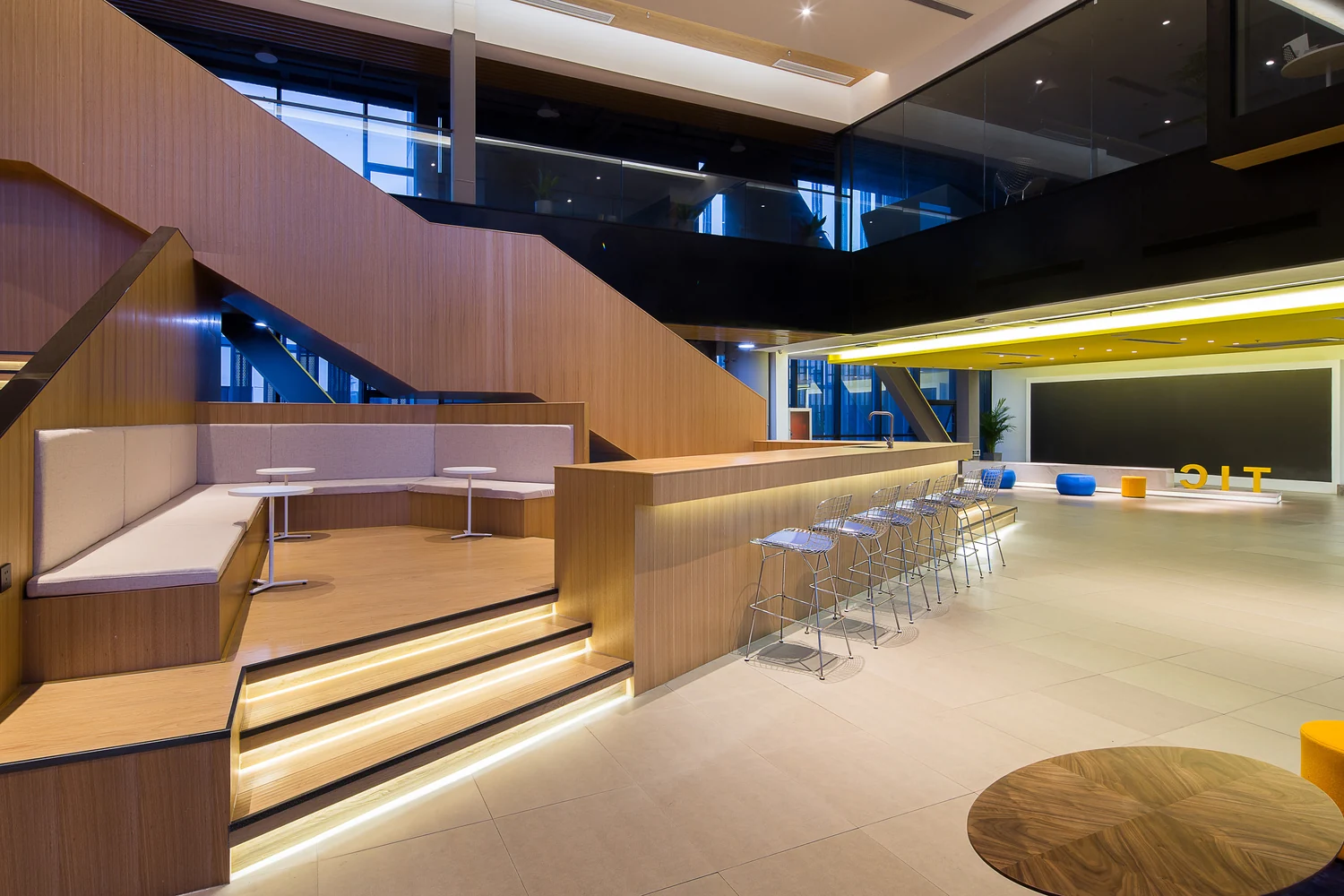 OLINK Co-working — Wenzhou workplace interior, view 4