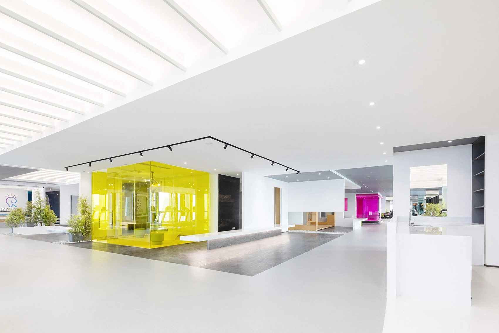Poly Innovation Workshop — Foshan workplace interior, view 1